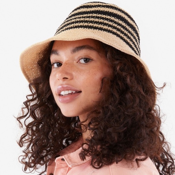 NWT SUMMER & ROSE
Aria Bucket Hat w/ Stripes - Picture 2 of 4